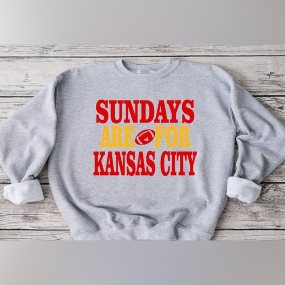 Gildan Tops - Sundays Are For Kansas City Crewneck